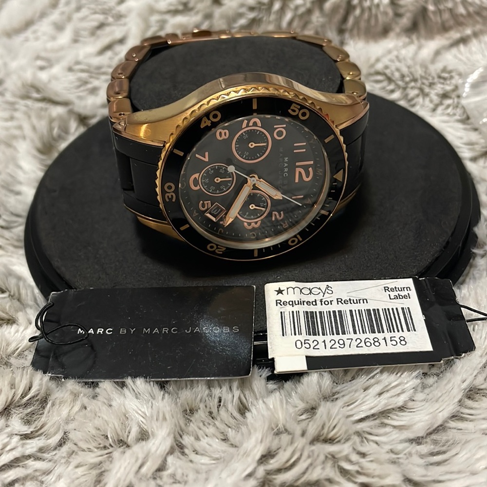 Marc Jacobs bronze and black watch. New with tags. Comes with links